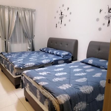 Alyaleesya Homestay Teres Бринчанг Екстер'єр фото