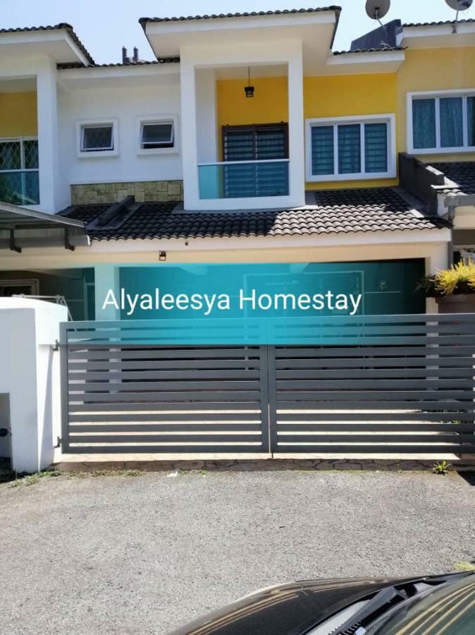 Alyaleesya Homestay Teres Бринчанг Екстер'єр фото