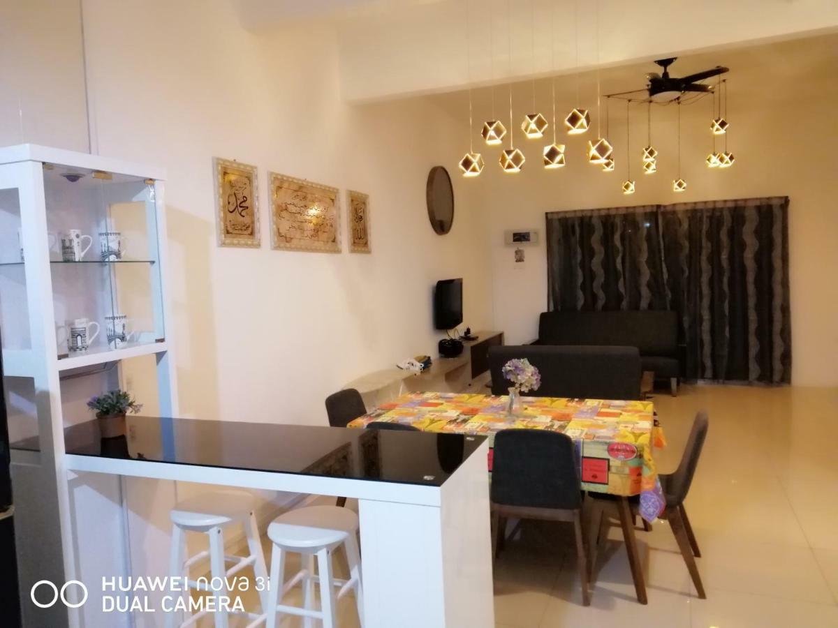 Alyaleesya Homestay Teres Бринчанг Екстер'єр фото