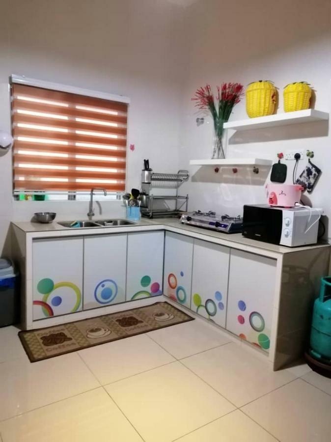 Alyaleesya Homestay Teres Бринчанг Екстер'єр фото