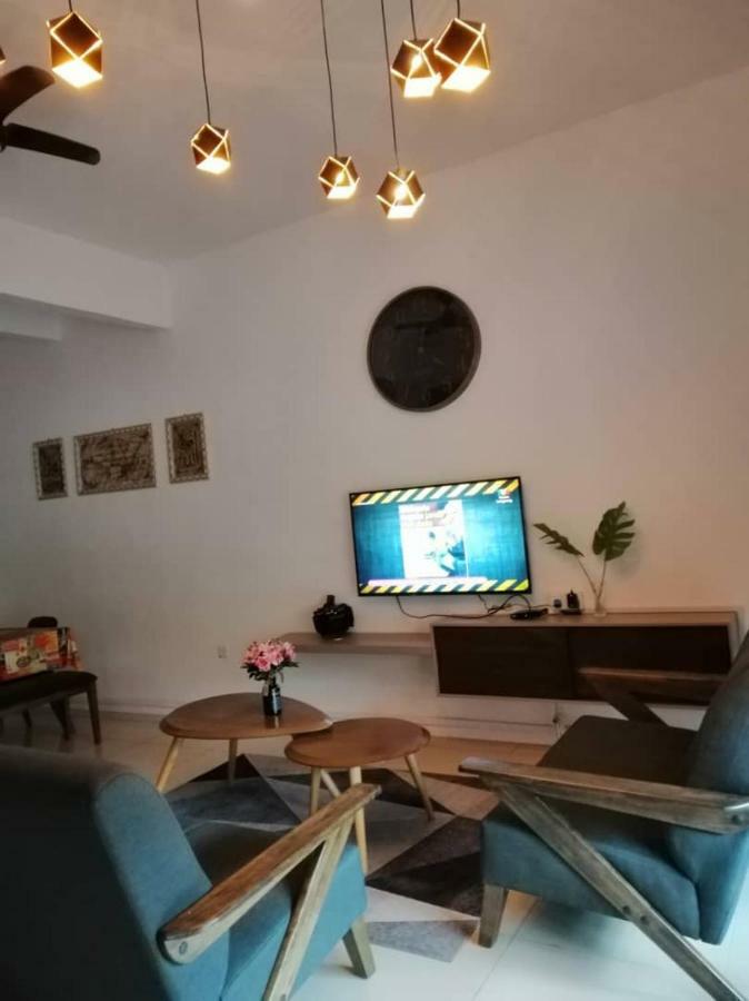 Alyaleesya Homestay Teres Бринчанг Екстер'єр фото