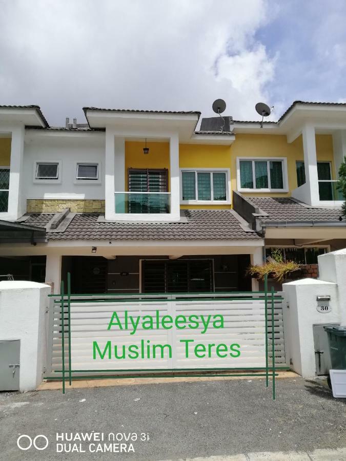 Alyaleesya Homestay Teres Бринчанг Екстер'єр фото